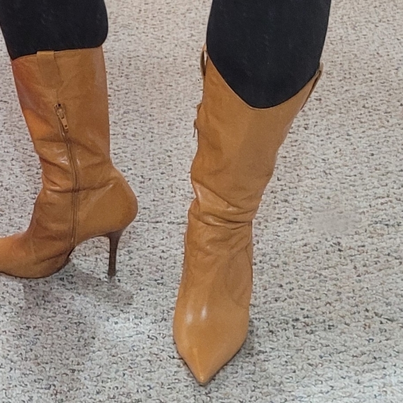 boots - Picture 2 of 3